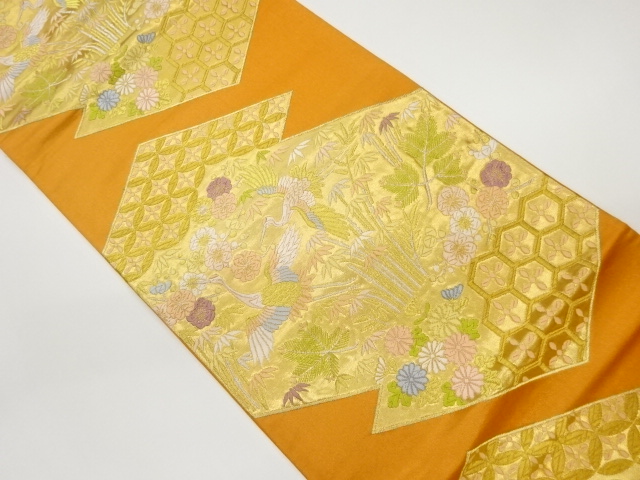 山口織物製　変わり松皮菱に松竹梅・鶴模様織出し袋帯